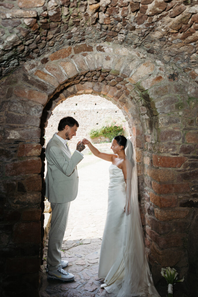 editorial wedding photographer at Gorey castle month Orgueil castle jersey Channel Islands, editorial couple portraits
